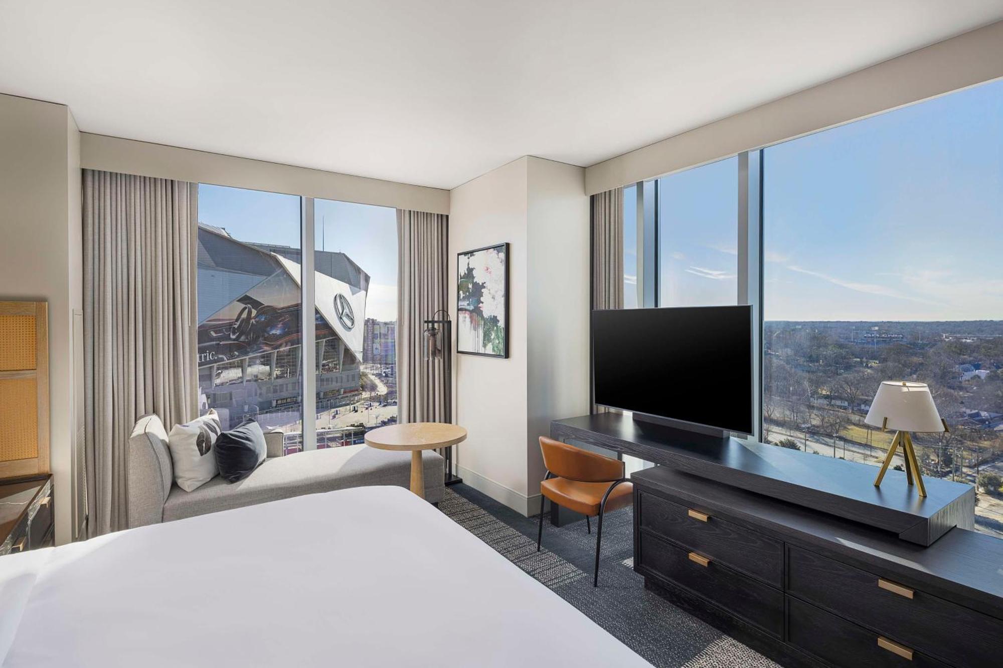 Panoramic Corner King Room - Hearing Accessible